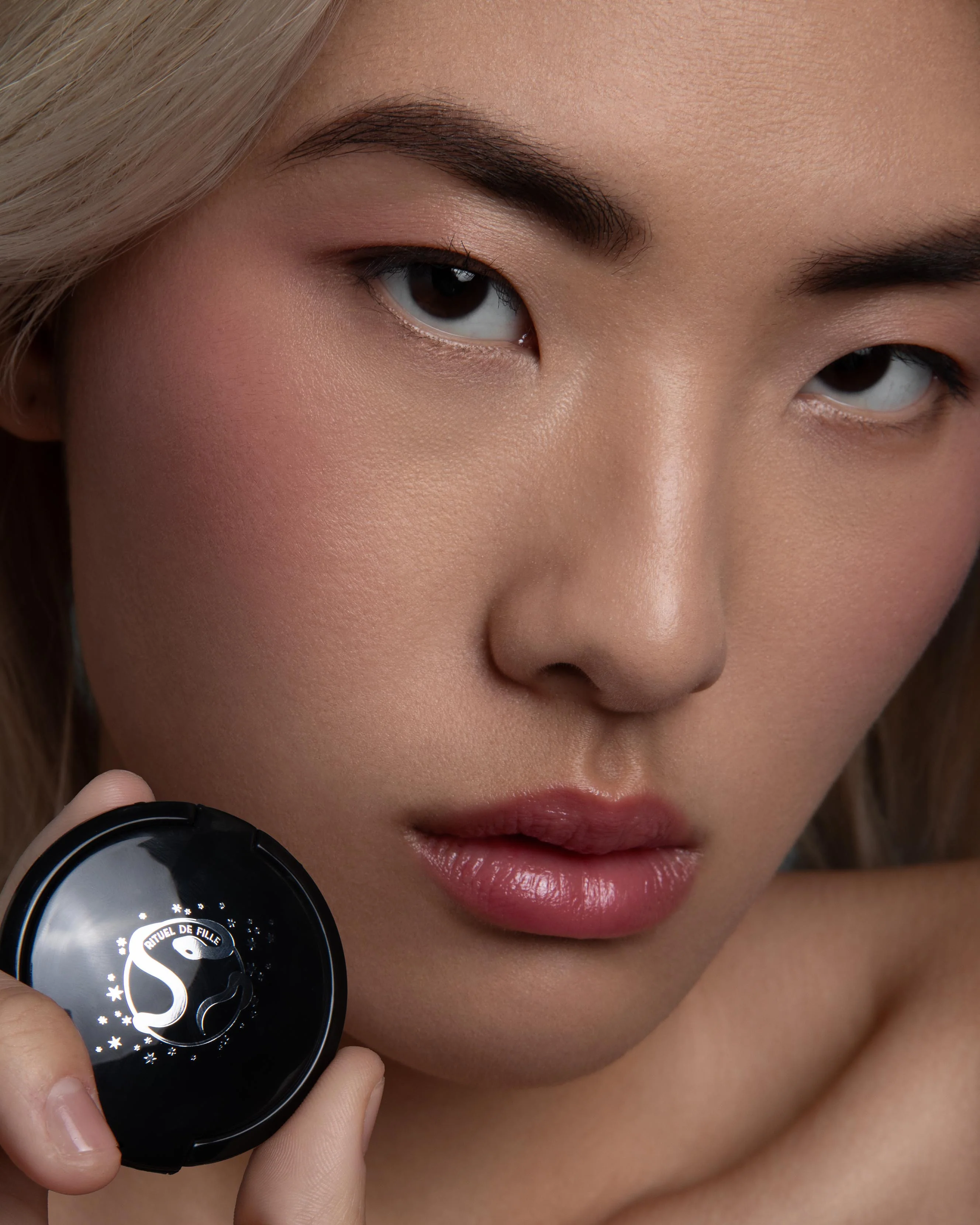 Color Nectar Pigment Balm: Bee Sting - Image 2